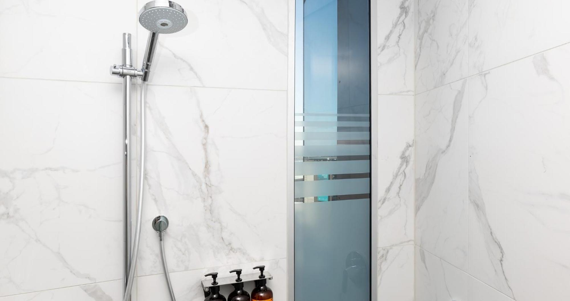 אוקלנד Horizon By Skycity מראה חיצוני תמונה A shower